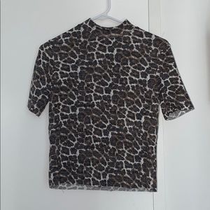 Light cheetah wash high neck tee